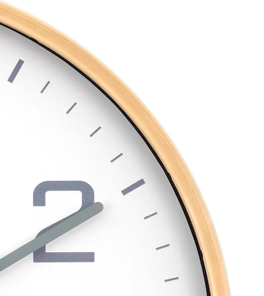 Quarz-Wanduhr detail