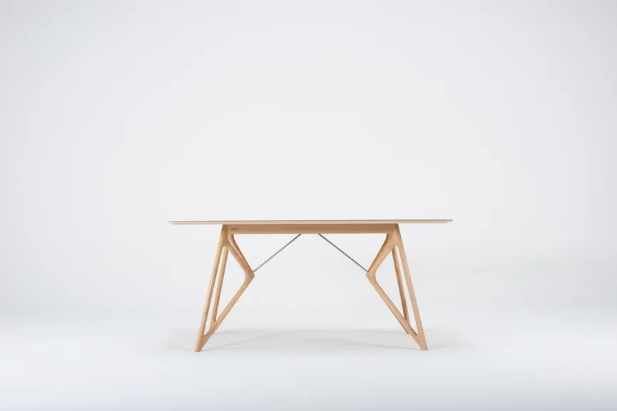 Tisch 09F hauptaufnahme