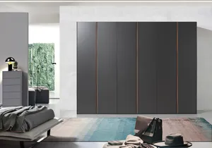 Kleiderschrank