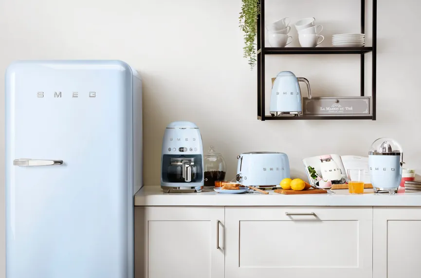 SMEG Stand-Kühlschrank milieu