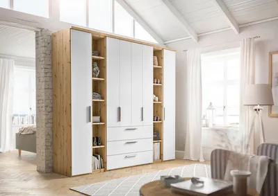 Kleiderschrank 