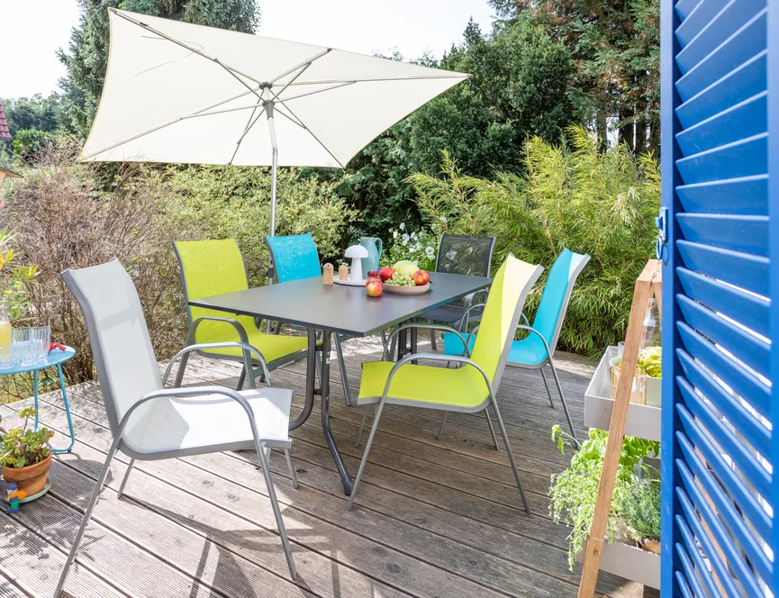 4 Stapelsessel silber detail