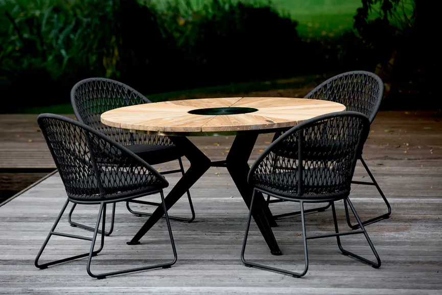 Tisch massiv Ø 140 detail