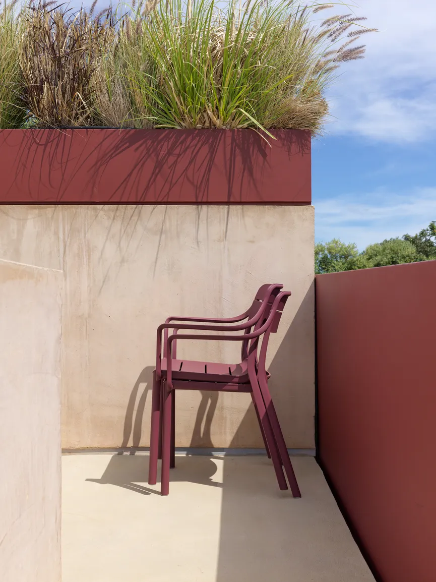 Armchair milieu