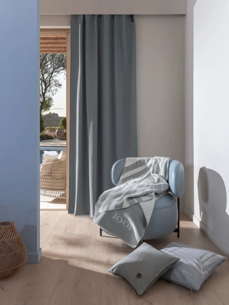 Dekoschal J!Essential milieu