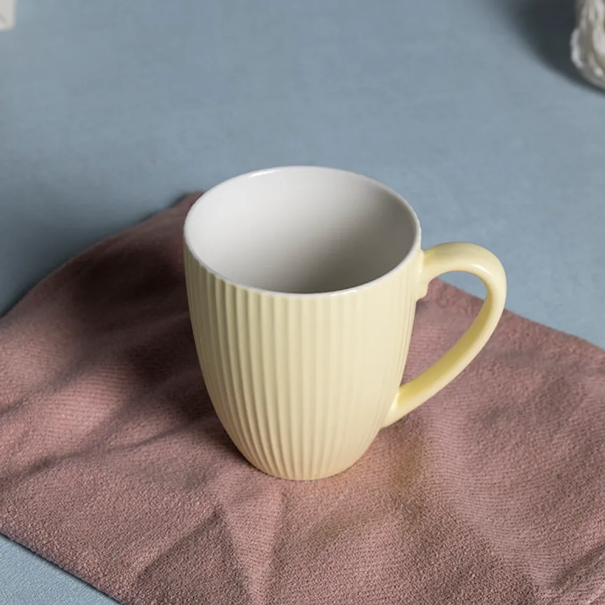 Becher "Alex" 350 ml gelb milieu