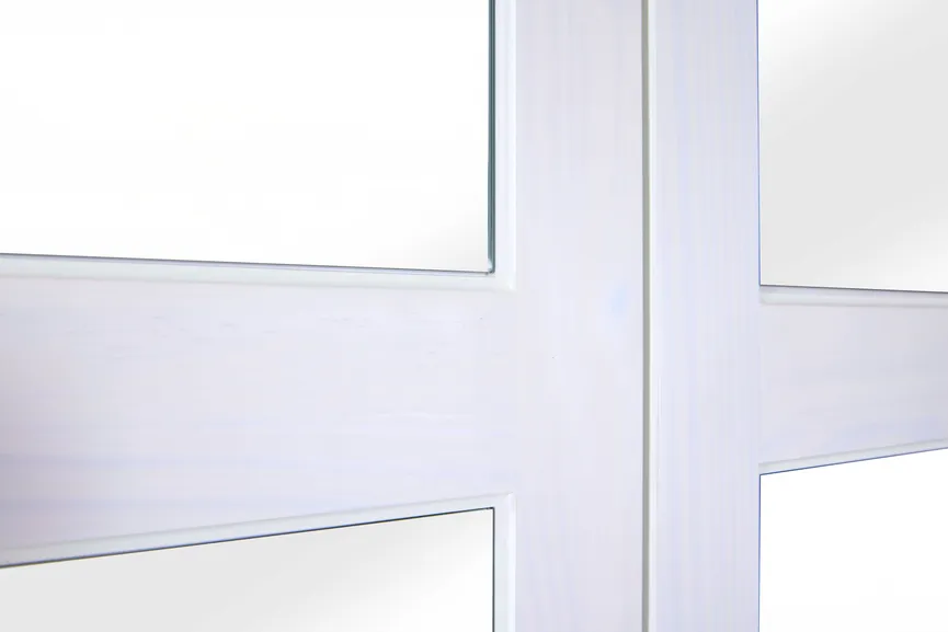 Kleiderschrank 4-trg. detail