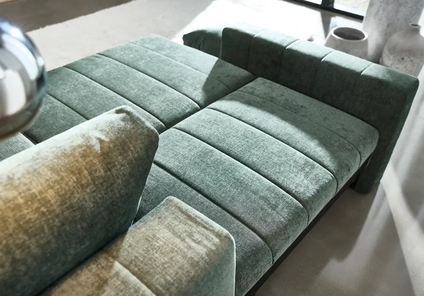 Schlafsofa Lounger + Armlehnen detail
