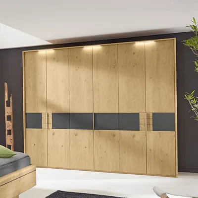Kleiderschrank