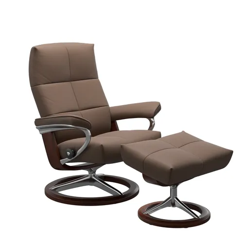 Sessel mit Hocker