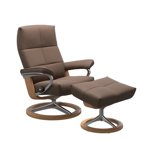 Sessel mit Hocker