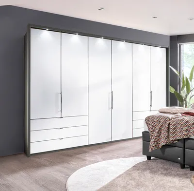 Kleiderschrank