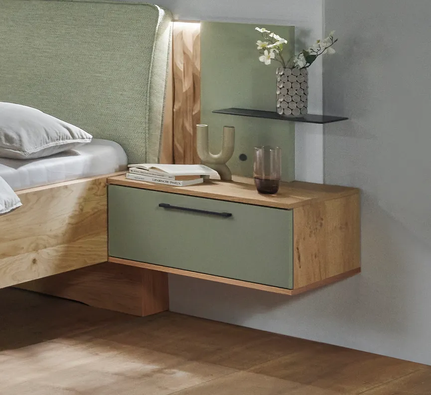 Bett mit Schrägfuß detail