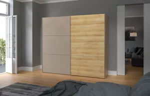 Schwebetürenschrank