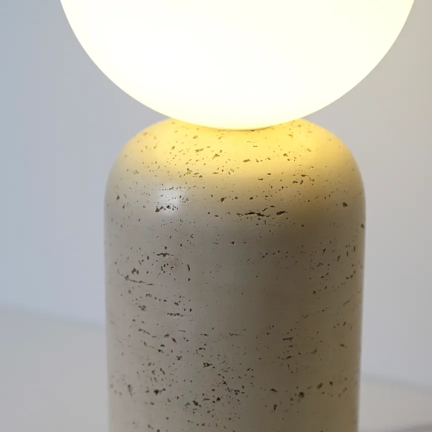 Tischleuchte "TRAVENTA" detail