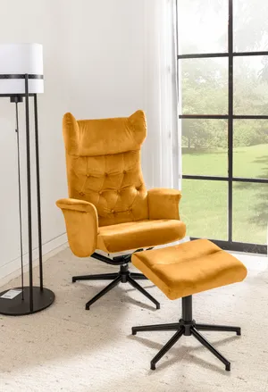 Sessel mit Hocker