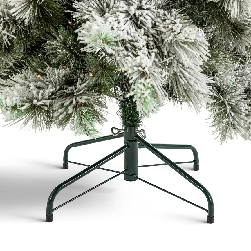 Tannenbaum mit Schnee S detail