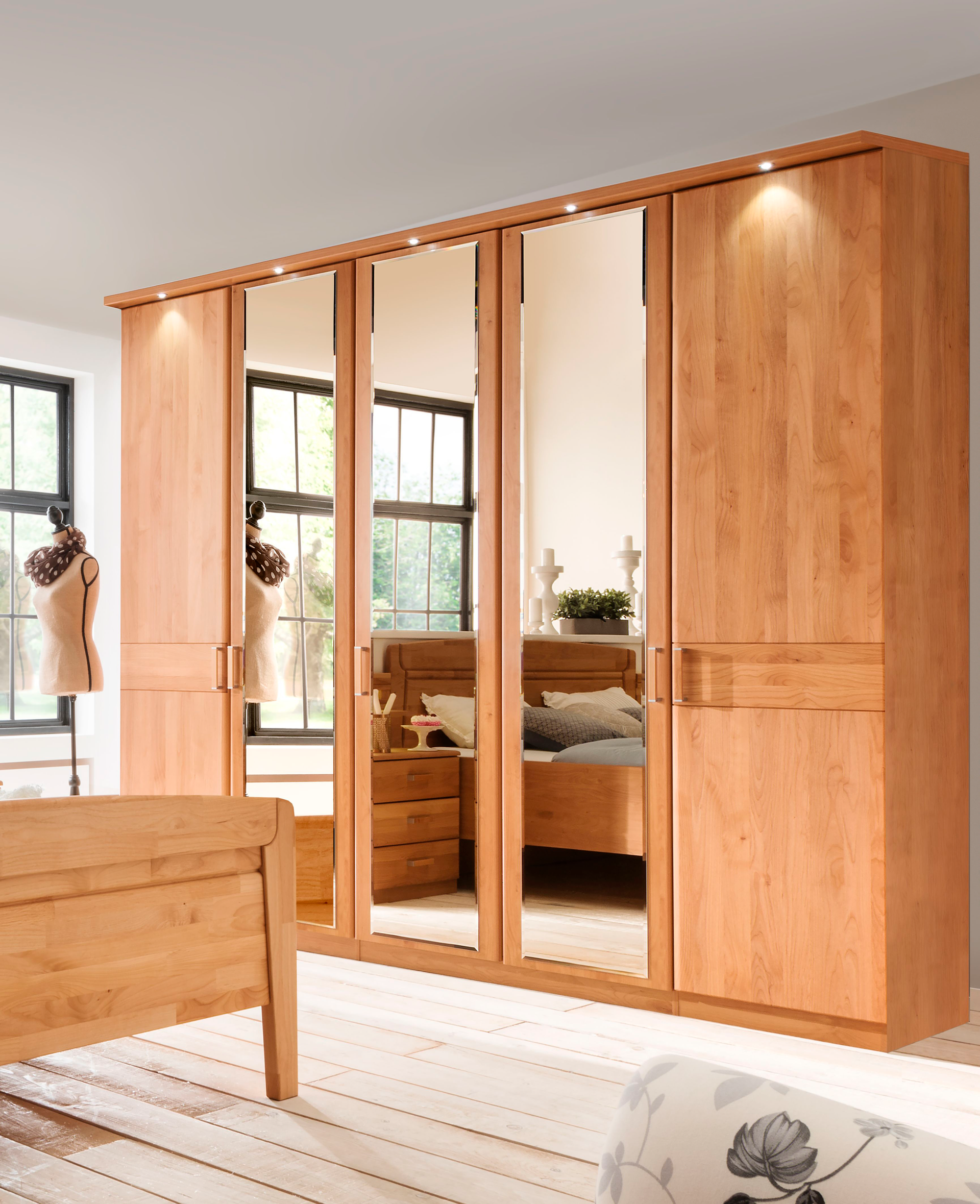 Kleiderschrank