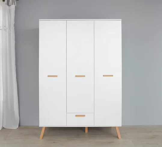 Kleiderschrank