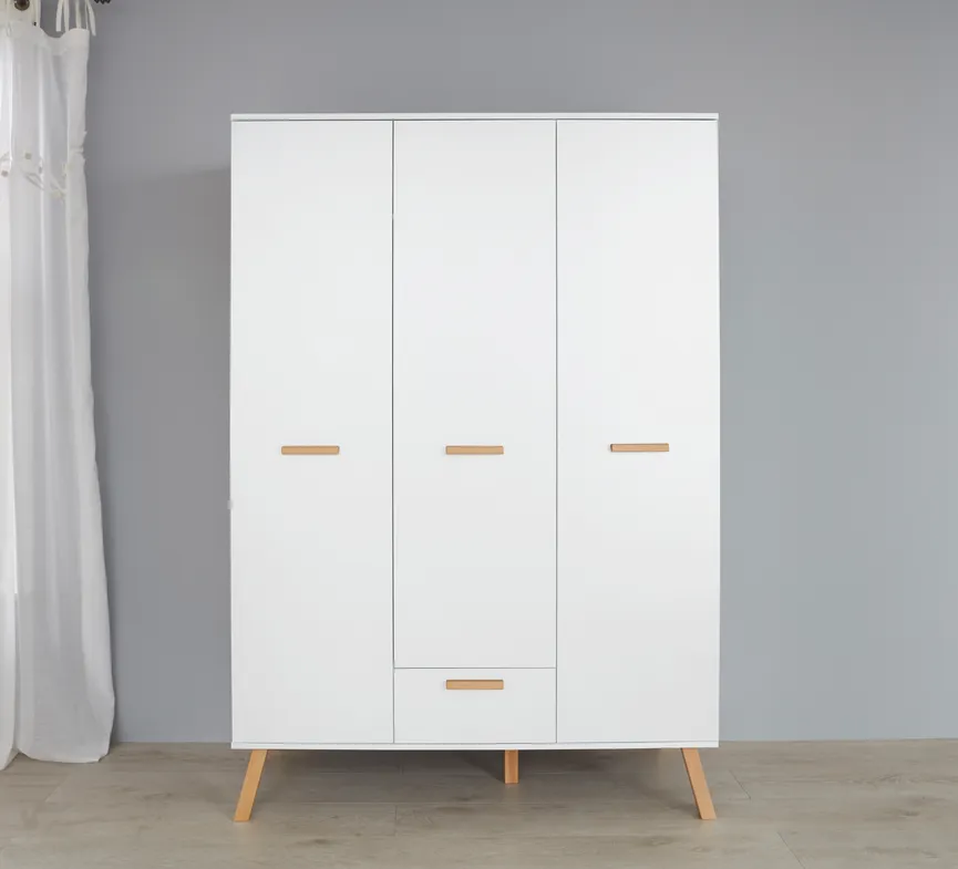 Kleiderschrank 3-trg. hauptaufnahme