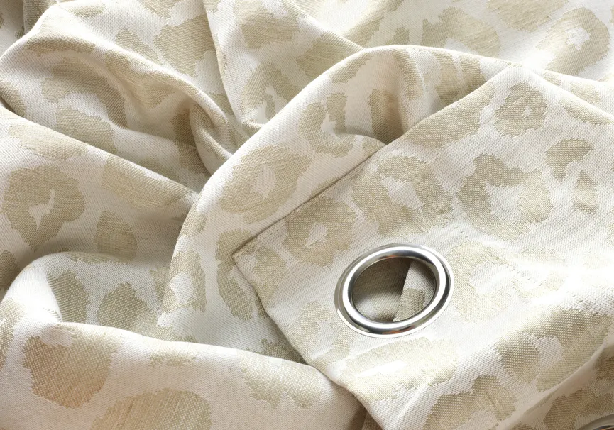 Ösenschal SW-Leo detail