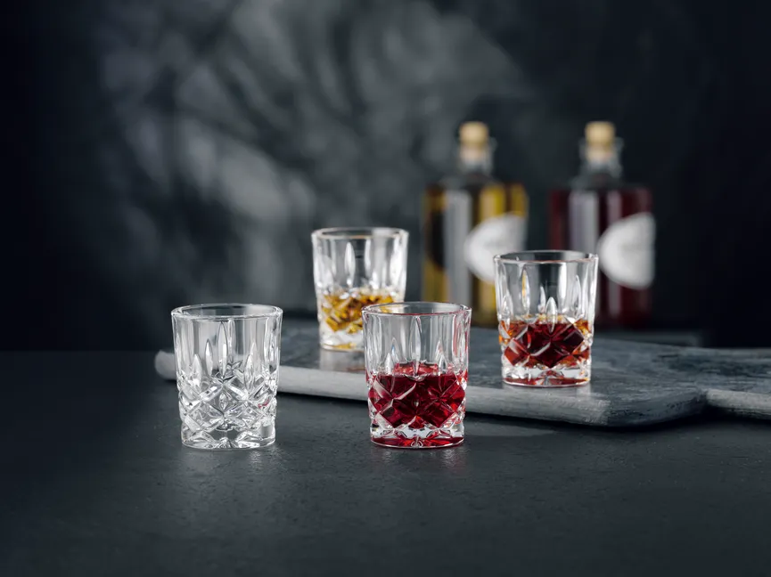 Schnapsglas "Noblesse" milieu