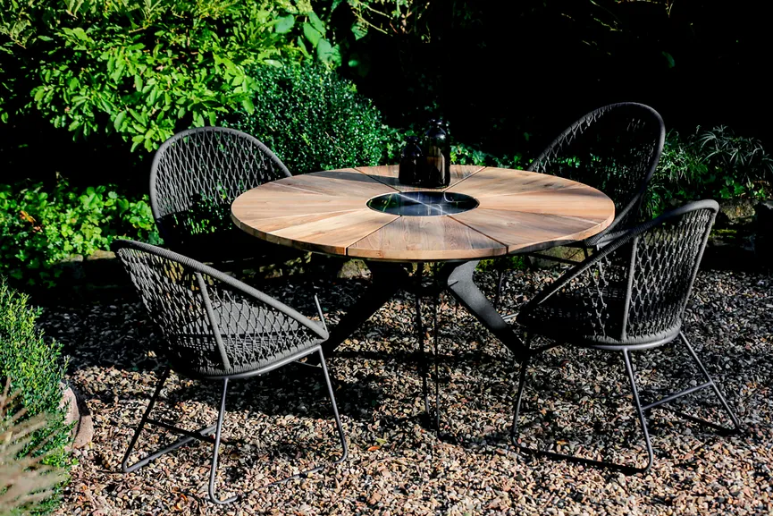 Tisch massiv Ø 140 detail