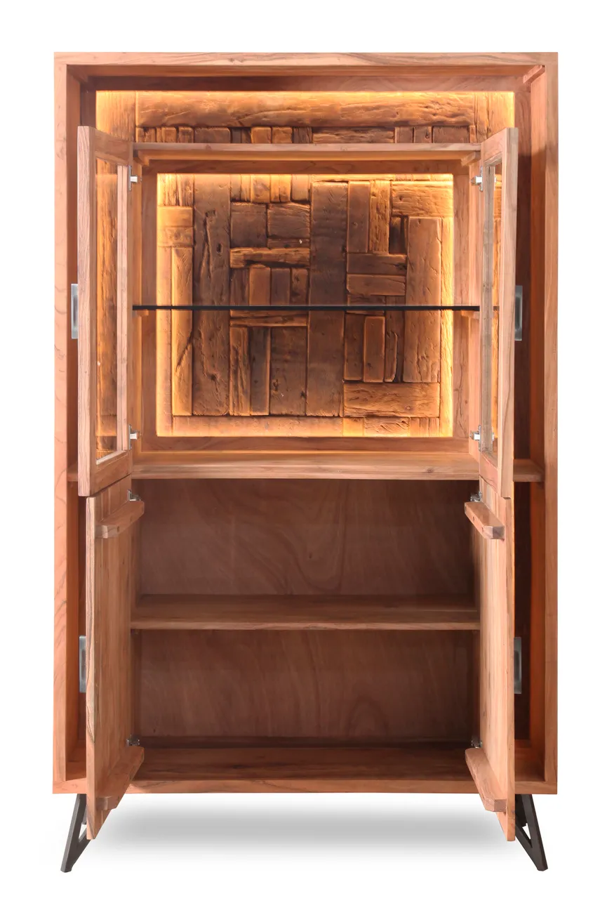 Vitrine detail