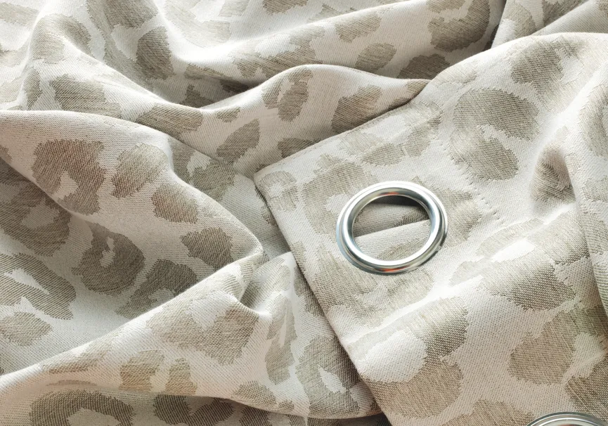 Ösenschal SW-Leo detail