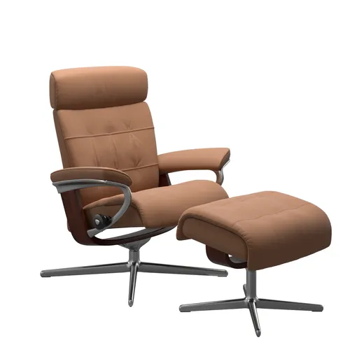 Sessel mit Hocker
