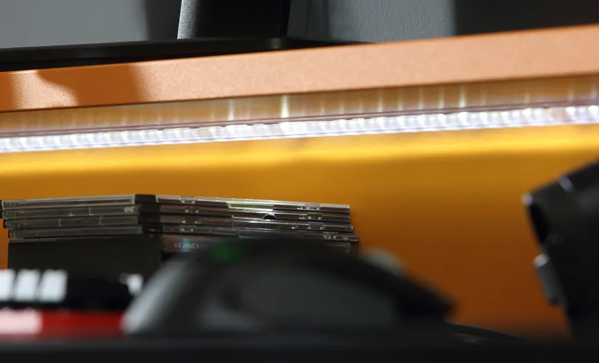 Beleuchtung Gamer Desk hauptaufnahme