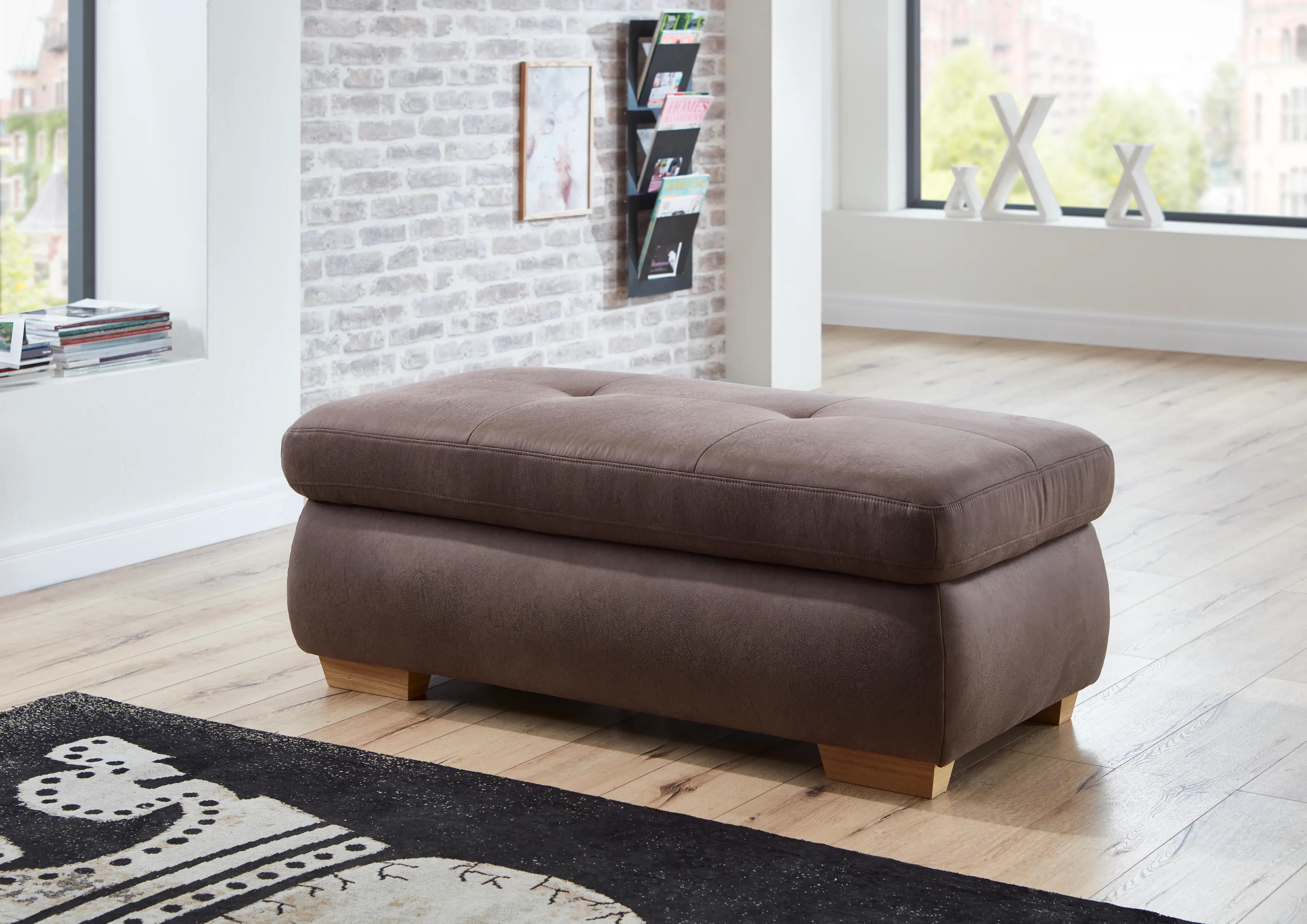 Hocker Akira
