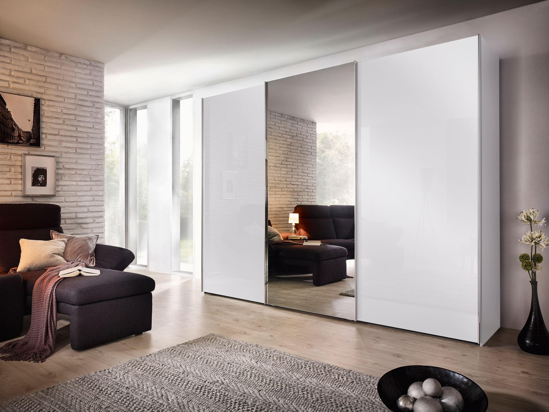 Schwebetürenschrank 