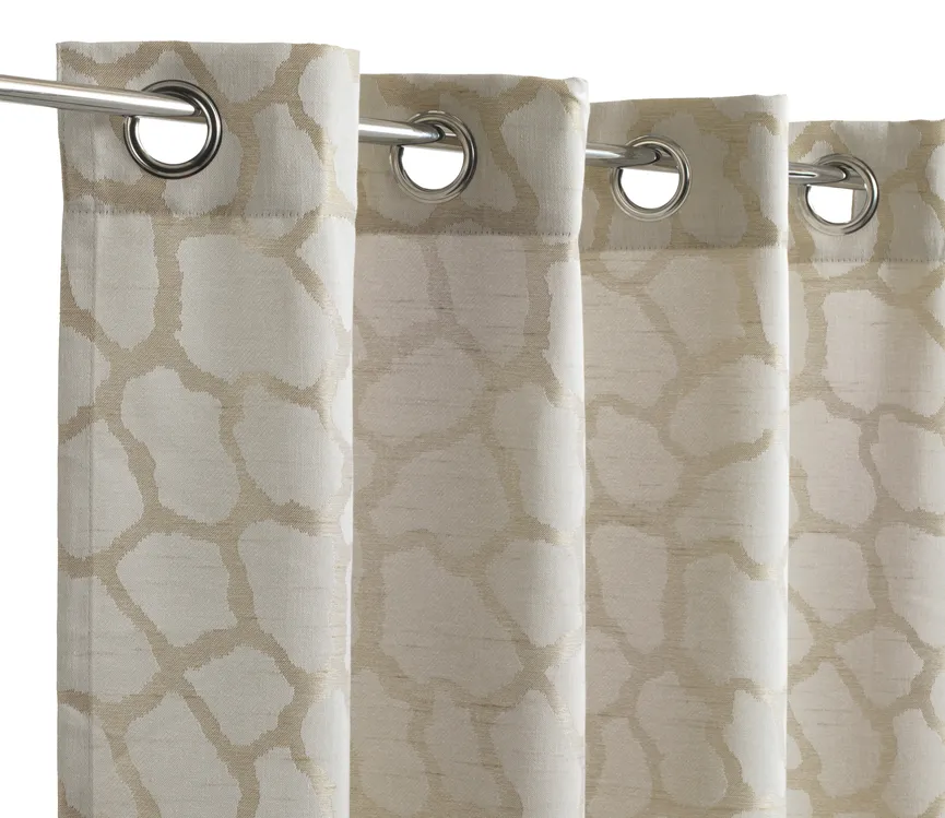 Ösenschal SW-Giraffe detail