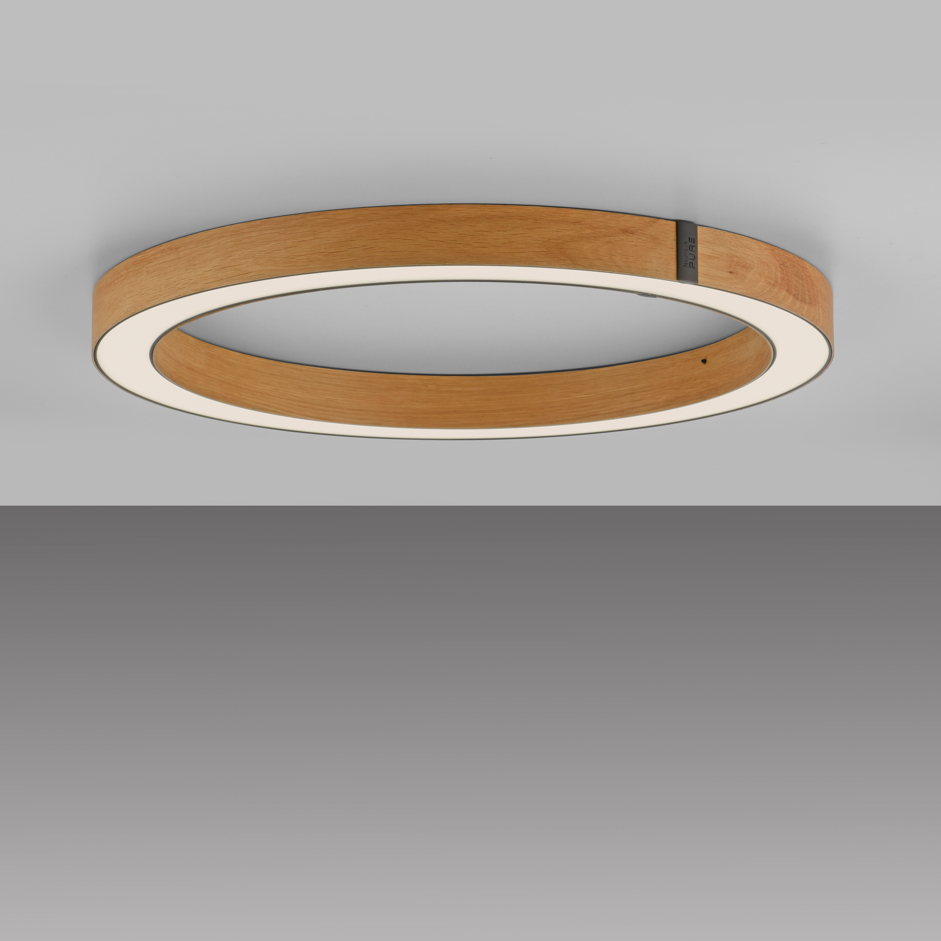 Deckenleuchte "PURE-Lines" detail