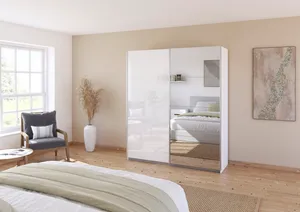 Schwebetürenschrank