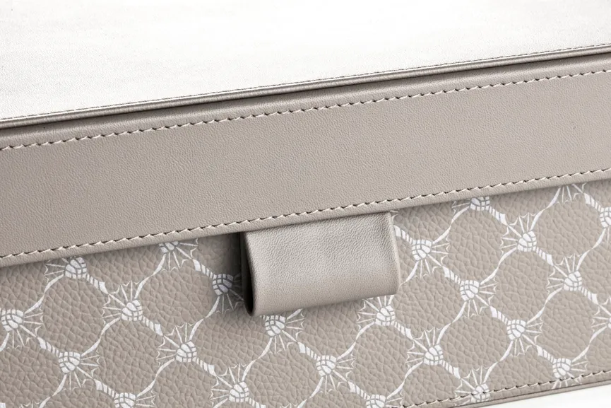Box L J!Cornflower detail