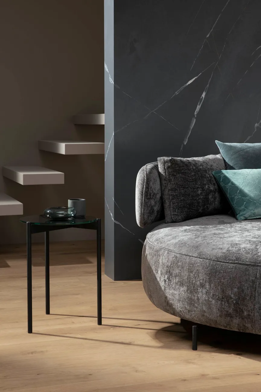 Tisch 94K (8170) Characters milieu