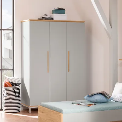 Kleiderschrank