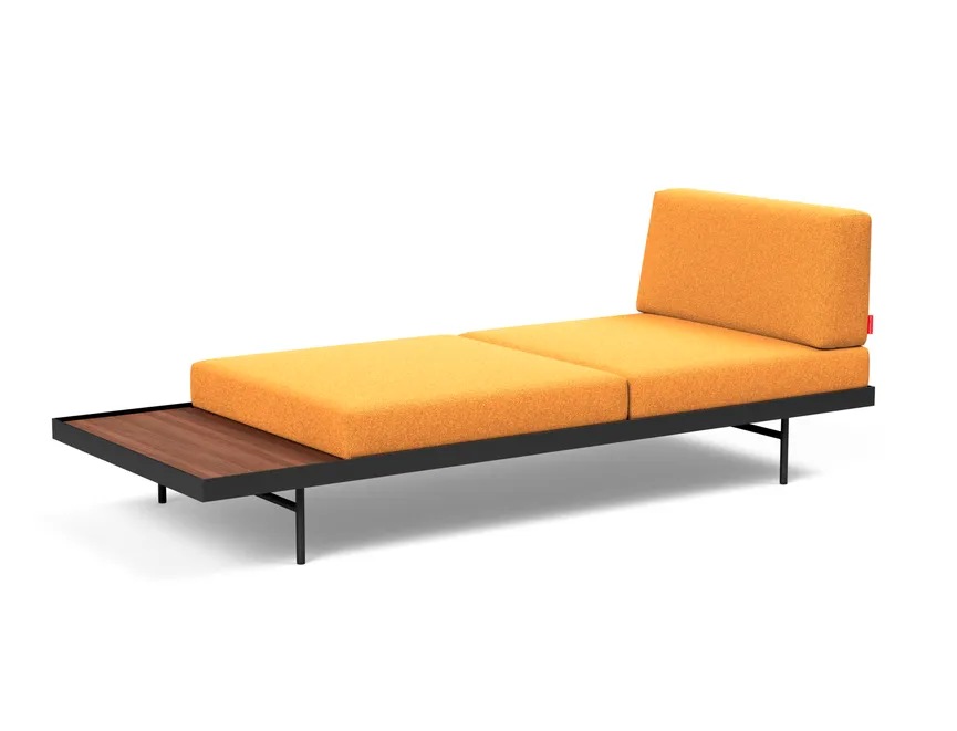 Sofa mit Walnusstisch detail