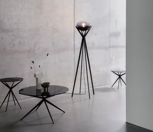 Stehlampe