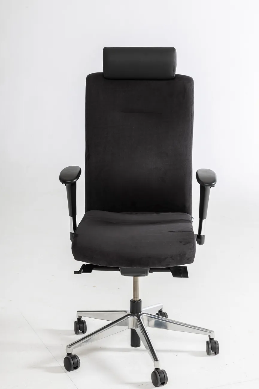 Chefsessel m.Kopfstütze Led.op detail