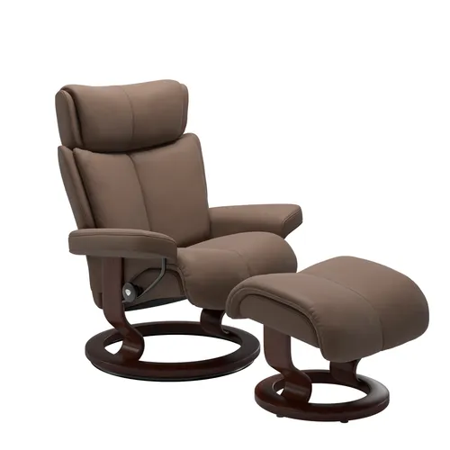 Sessel mit Hocker
