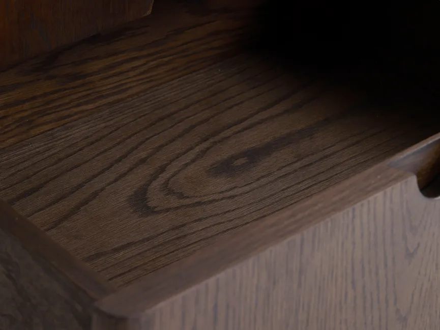 Lowboard detail