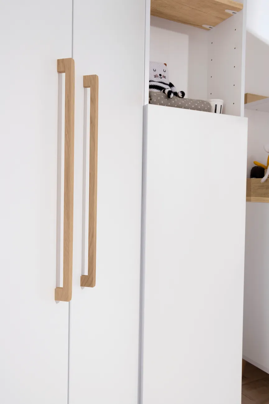 Eck-Kleiderschrank 2-trg. detail