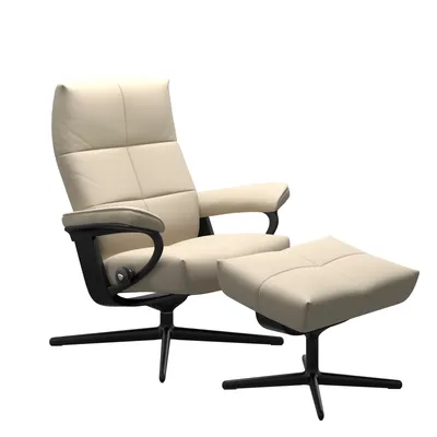 Sessel mit Hocker
