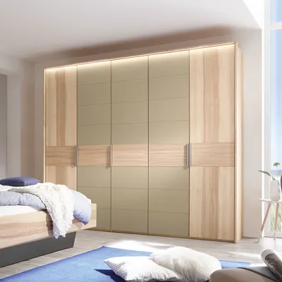 Kleiderschrank