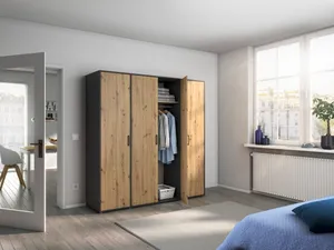 Kleiderschrank