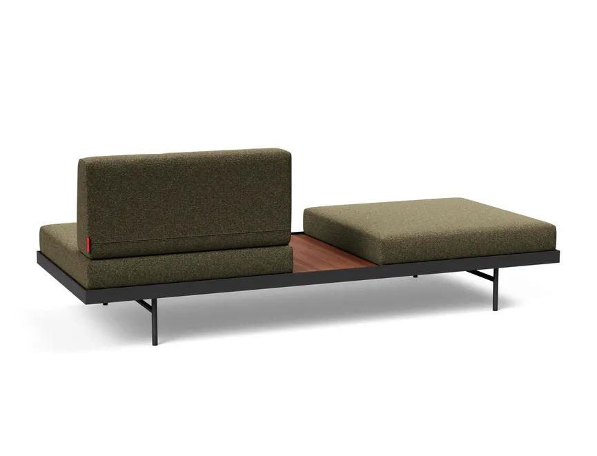 Sofa mit Walnusstisch detail
