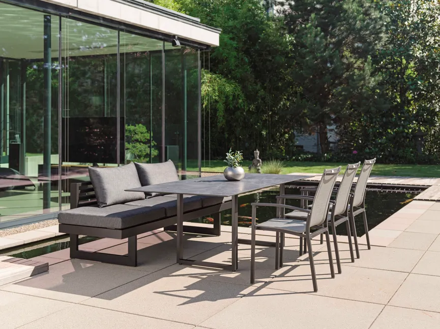 Dining Bank/Liege detail